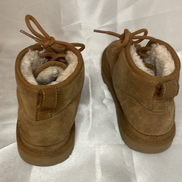 Ugg Neumel Boys Size 3 Brown Ankle Lace Boots - Picture 4 of 7